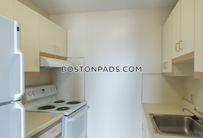 Brookline 1 Bed 1 Bath  Boston University - $2,840