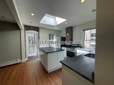 Fort Hill 6 Beds 3 Baths Boston - $7,900