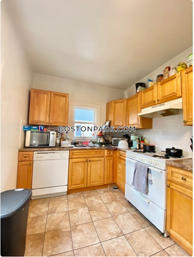 Allston 3 Beds 1 Bath Boston - $3,600